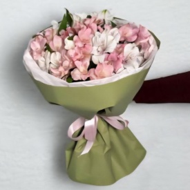 Моно букет из 9 альстромерий